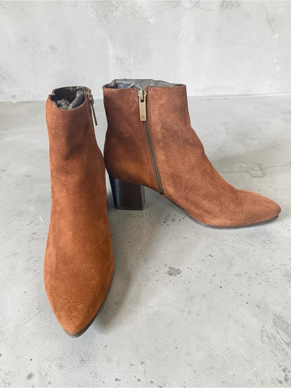 New in Box Aquatalia GIANA Dress Suede Chocolate Bootie Size 8M